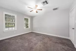 611 N Pruett St, Baytown, TX 77520 - Photo 13