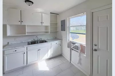 1207 W 9th Street, Freeport, TX 77541 - Photo 23