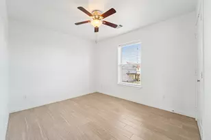 4207 Reeves Dr, Galveston, TX 77554 - Photo 11