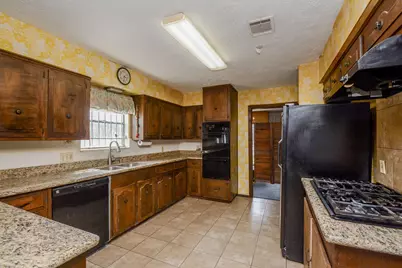 4819 Lingonberry Street, Houston, TX 77033 - Photo 9