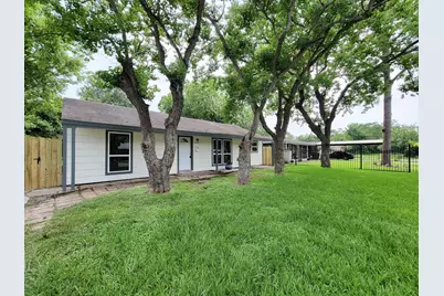 5606 Willow Glen Drive, Houston, TX 77033 - Photo 3