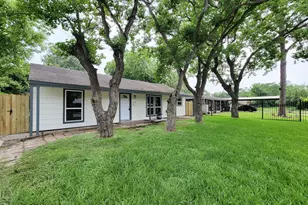 5606 Willow Glen Dr, Houston, TX 77033 - Photo 3
