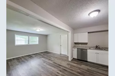 5606 Willow Glen Drive, Houston, TX 77033 - Photo 13