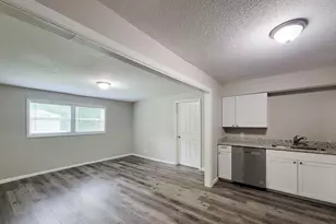 5606 Willow Glen Dr, Houston, TX 77033 - Photo 13