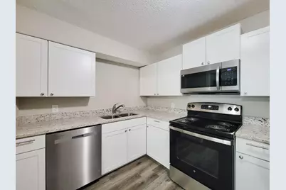 5606 Willow Glen Drive, Houston, TX 77033 - Photo 15