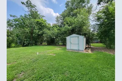 5606 Willow Glen Drive, Houston, TX 77033 - Photo 27