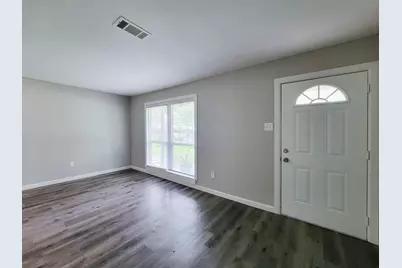 5606 Willow Glen Drive, Houston, TX 77033 - Photo 5