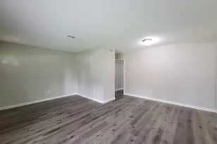5606 Willow Glen Dr, Houston, TX 77033 - Photo 7