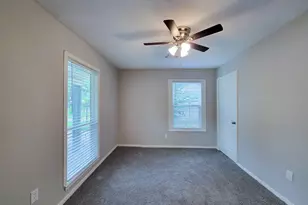 5606 Willow Glen Dr, Houston, TX 77033 - Photo 23