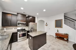 13715 Madera Bend Ln, Rosharon, TX 77583 - Photo 9