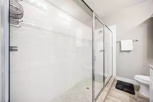 5023 Mallow St, Houston, TX 77033 - Photo 17