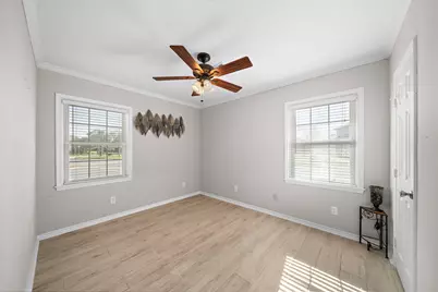 28 Manor Way, Galveston, TX 77550 - Photo 11
