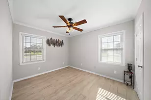28 Manor Way, Galveston, TX 77550 - Photo 11