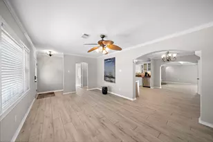 28 Manor Way, Galveston, TX 77550 - Photo 3