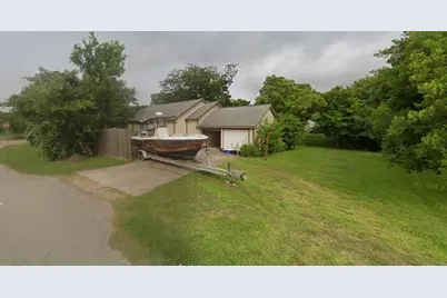 102 N Avenue C, Freeport, TX 77541 - Photo 9