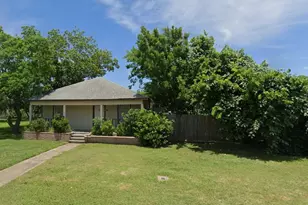102 N Avenue C, Freeport, TX 77541 - Photo 3