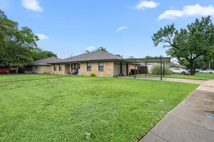 8215 Braes River Dr, Houston, TX 77074 - Photo 3