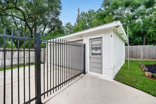 5006 Creekbend Dr, Houston, TX 77035 - Photo 37