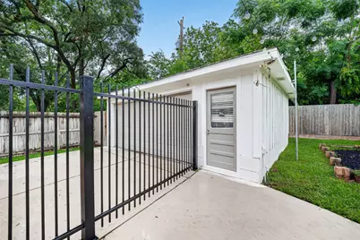 5006 Creekbend Drive, Houston, TX 77035 - Photo 39