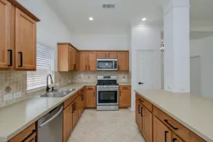 18314 N Elizabeth Shore Loop, Cypress, TX 77433 - Photo 7