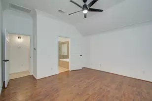 18314 N Elizabeth Shore Loop, Cypress, TX 77433 - Photo 9