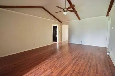 324 Pine Street, Lake Jackson, TX 77566 - Photo 3