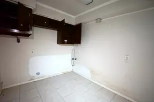 324 Pine St, Lake Jackson, TX 77566 - Photo 13