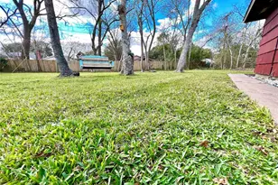 1735 South Park Dr, Alvin, TX 77511 - Photo 23