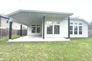 236 Woodhaven Dr, West Columbia, TX 77486 - Photo 3