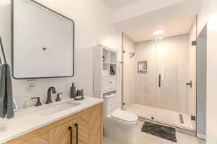 2 Graylin Woods Pl, The Woodlands, TX 77382 - Photo 25