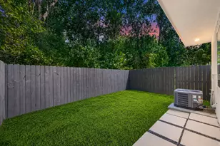 7824 Beckley St, Houston, TX 77088 - Photo 19