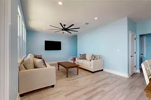 834 Kahla Dr, Crystal Beach, TX 77650 - Photo 11