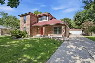 2527 S San Antonio St, Pearland, TX 77581 - Photo 1