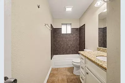 300 Castlelake Drive, Friendswood, TX 77546 - Photo 15
