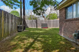 2205 Buchanan Dr, Baytown, TX 77520 - Photo 31