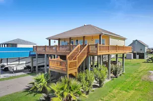 938 Sage Rd, Crystal Beach, TX 77650 - Photo 5