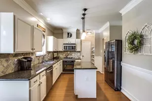 4702 Torrington Ct, Sugar Land, TX 77479 - Photo 9