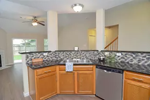 16915 Lighthouse View Dr, Friendswood, TX 77546 - Photo 11