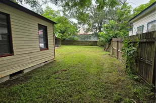 206 Gibbs St, Navasota, TX 77868 - Photo 9