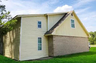 630 Martin L King Street N, Liberty, TX 77575 - Photo 3