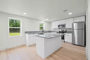 4607 Englewood St, Houston, TX 77026 - Photo 9