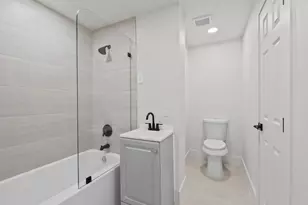 4607 Englewood St, Houston, TX 77026 - Photo 13