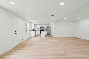 4607 Englewood St, Houston, TX 77026 - Photo 3
