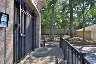 6607 Lake Woodlands Dr, The Woodlands, TX 77382 - Photo 21