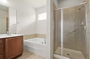 16918 Cherokee Lake Ln, Houston, TX 77044 - Photo 15