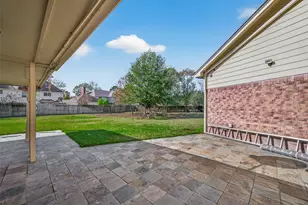 9714 Broadley Dr, Sugar Land, TX 77498 - Photo 7