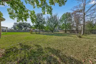 9714 Broadley Dr, Sugar Land, TX 77498 - Photo 3