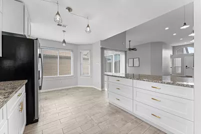 7810 Poitiers Drive, Houston, TX 77071 - Photo 13