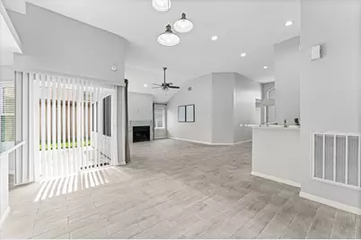 7810 Poitiers Drive, Houston, TX 77071 - Photo 9
