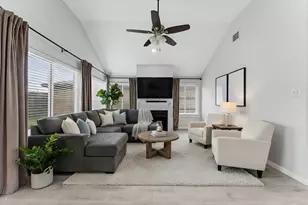 7810 Poitiers Dr, Houston, TX 77071 - Photo 5